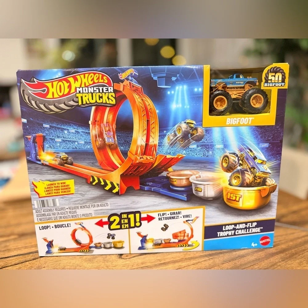 Hot Wheels Monster Trucks Loop-And-Flip Trophy Challenge Playset & Die-Cast